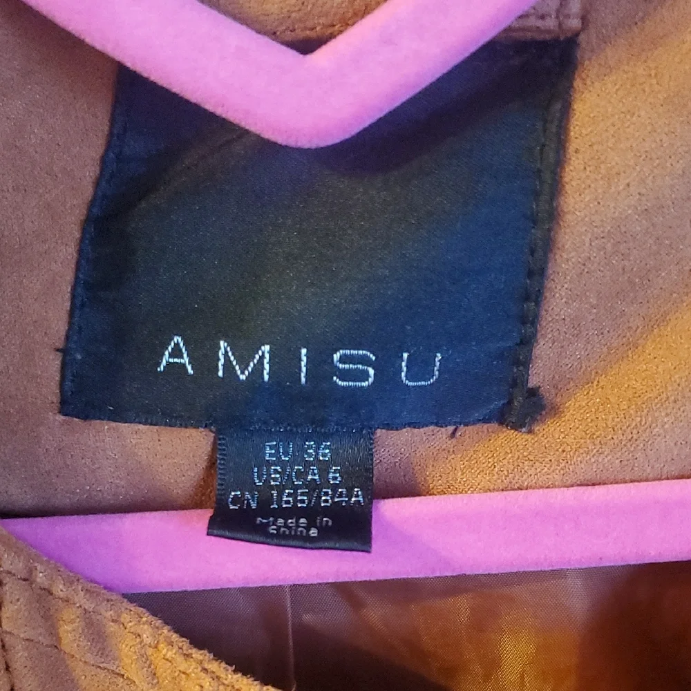 Amisu Quilted Faux Leather Jacket in Camel Brown - Picture 2 of 7